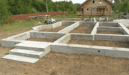 Заглубленный монолитный, ленточный ж/бетонный фундамент с опорной подошвой