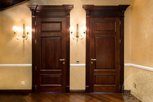 Мой дом - моя крепость. И двери в нем массивные и основательные. Они будут красиво стариться и увидят ещё внуков моих правнуков!